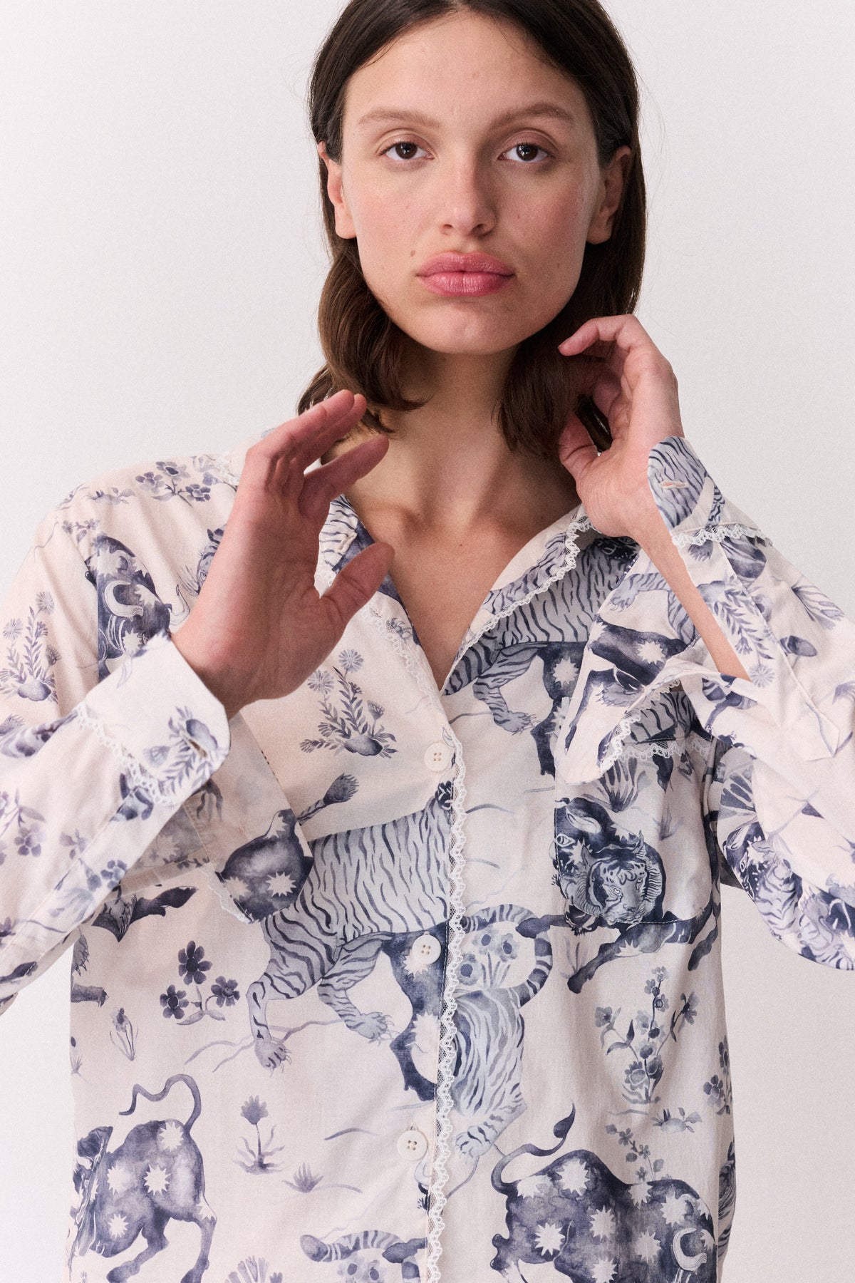 Long Set Thunderheart Cream with Lace