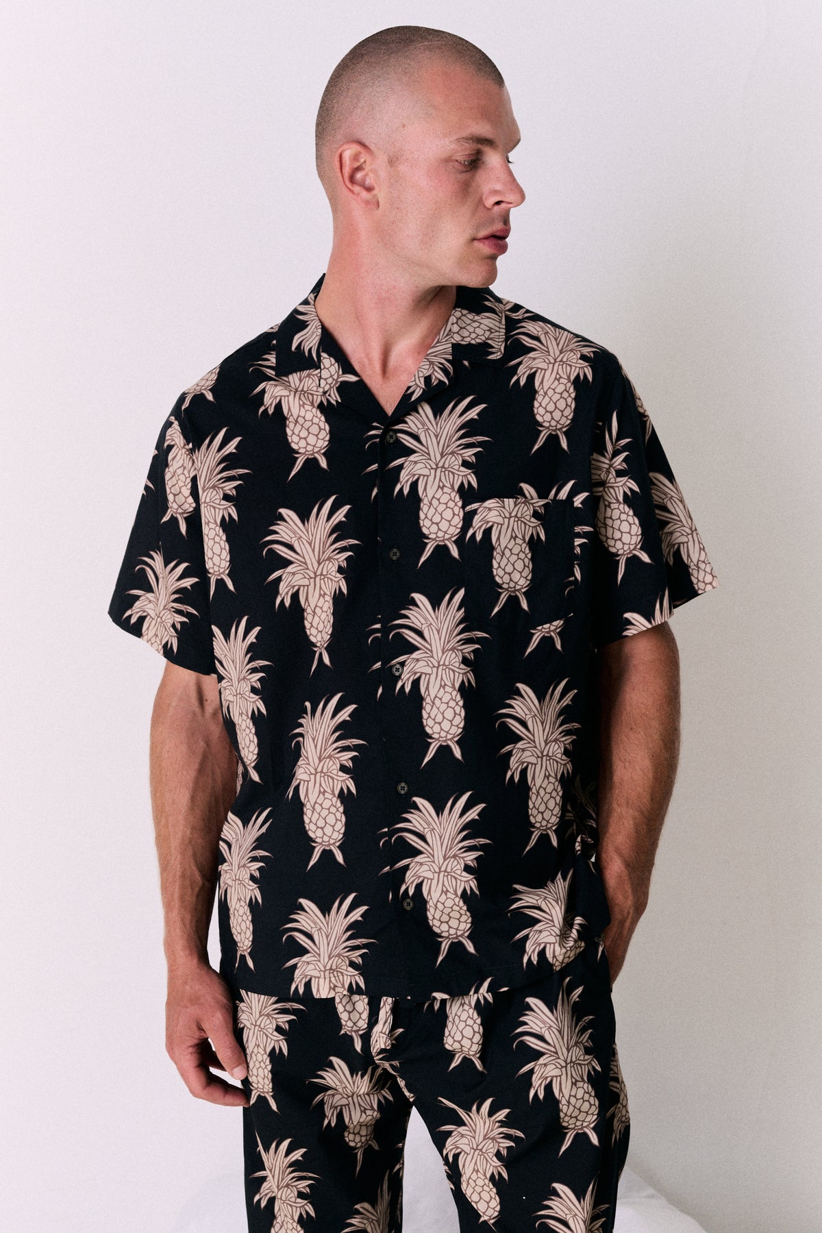 Men’s Cuban Long Pyjama Set Howie Pineapple Print Black/Gold