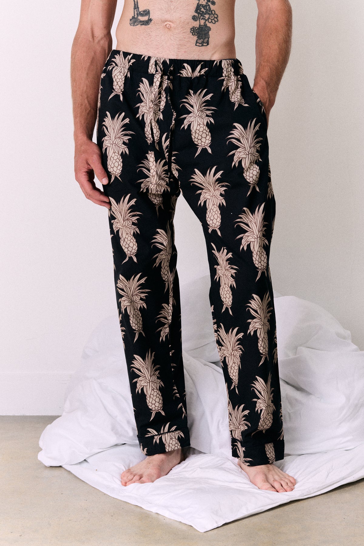 Men’s Cuban Long Pyjama Set Howie Pineapple Print Black/Gold