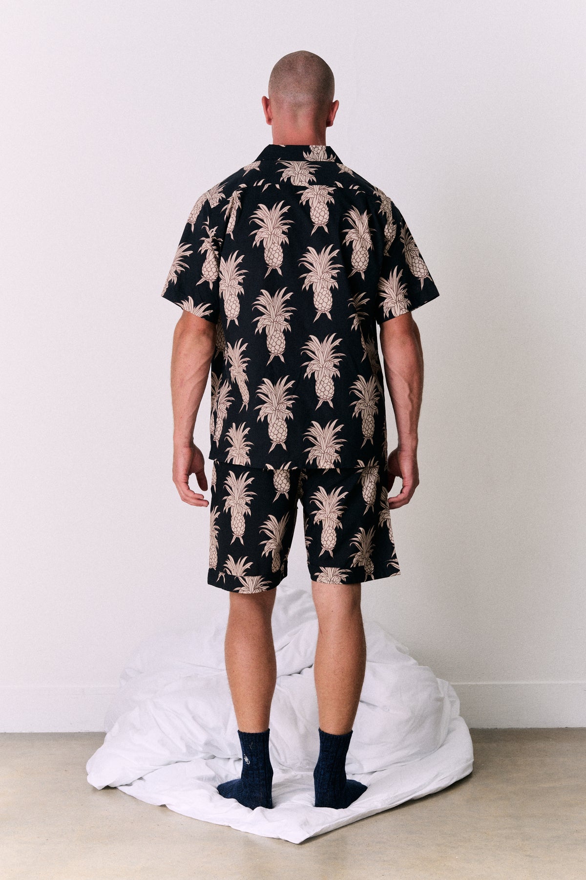 Men’s Pyjama Shorts Howie Pineapple Print Black/Gold